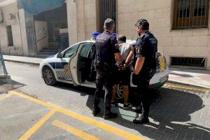 La Policía Local cierra un pub en San Gabriel e impone 20 denuncias por no llevar mascarilla dentro del dispositivo anti Covid19 La Policía Local cierra un pub en San Gabriel e impone 20 denuncias por no llevar mascarilla dentro del dispositivo anti Covid19