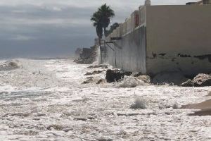 Tavernes s'uneix i esclata contra Costas per la greu deterioració de la platja de la Goleta - (foto 12)