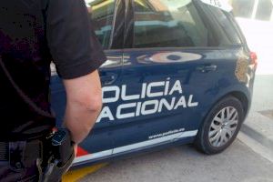 La Policía Nacional detiene a dos hombres que dejaron inconsciente a otro para robarle el teléfono móvil