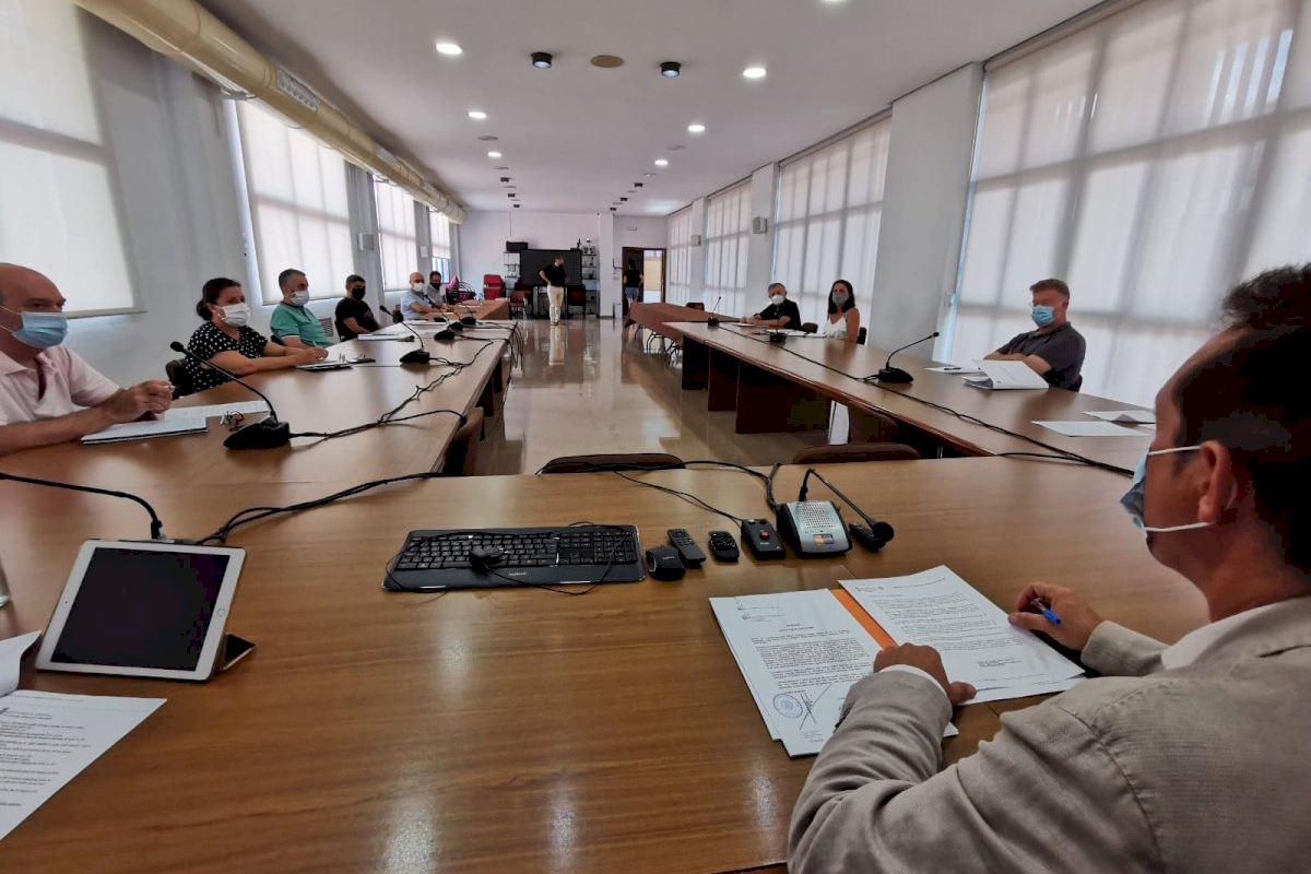 Xirivella incrementa un 33% las tareas de limpieza y desinfección de los colegios