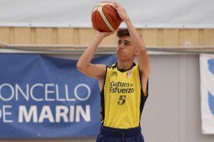 Alex López durante un partido