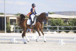 La burjassotense Roser Serrano Pons, nueva Campeona de España de Juniors en la modalidad de Doma