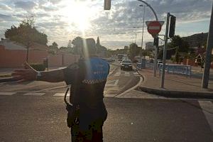 La Policía Local refuerza el dispositivo de control y vigilancia en los accesos a los colegios en el inicio del curso escolar con más de un centenar de agentes en Alicante