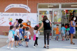 El alumnado de infantil inicia el curso escolar en el nuevo edificio del colegio Ciutat de Cremona