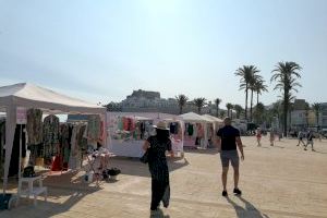 Los comercios de Peñíscola participan en la feria de Botigues al Carrer