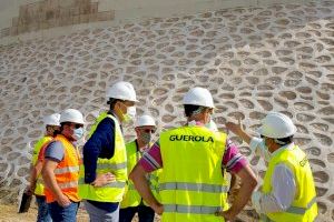 El Ayuntamiento de Elda reinicia los trabajos de rehabilitación del Castillo y adjudica las obras de recuperación de la puerta del antemural