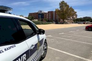 La Policía Local de San Vicente detiene infraganti a tres personas por un presunto delito de robo con fuerza