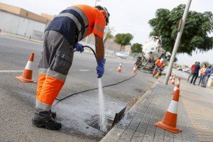 L’Alfàs refuerza la limpieza de imbornales y colectores ante la llegada del otoño