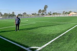 El Ayuntamiento adjudica la renovación del césped artificial de los campos de Torrellano y Altabix y saca a concurso la reforma integral del Polideportivo de Carrús