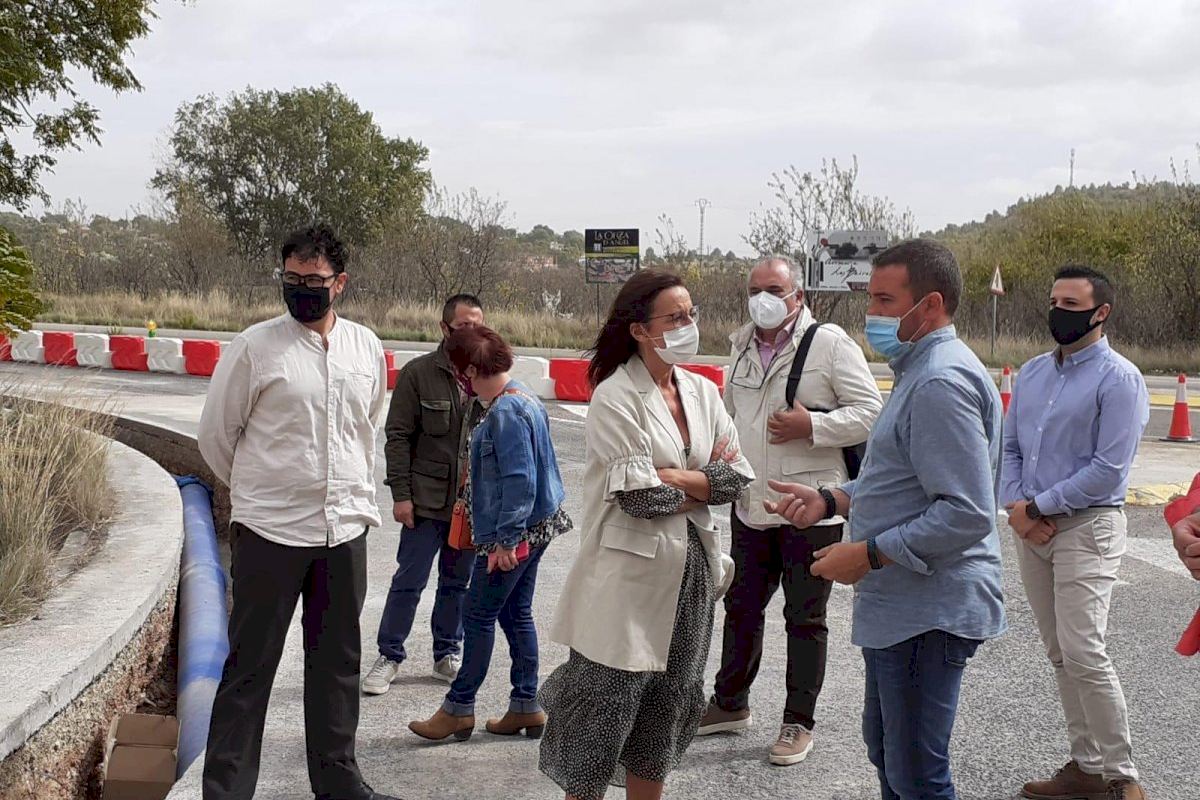 La vicepresidenta Amigó visita les obres de proveïment d'aigua de Chiva