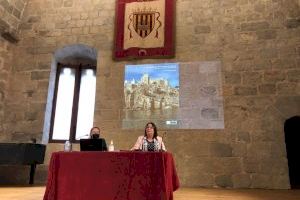 Peníscola descobreix els detalls de la rehabilitació del castell en una conferència de Pepa Balaguer