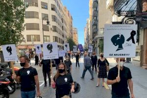 El grito de auxilio de los indumentaristas llena las calles de Valencia - (foto 4)