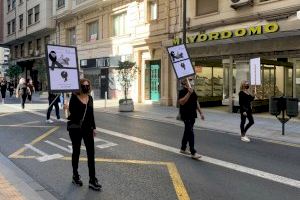 El grito de auxilio de los indumentaristas llena las calles de Valencia - (foto 5)