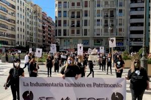 El grito de auxilio de los indumentaristas llena las calles de Valencia - (foto 2)