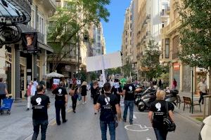 El grito de auxilio de los indumentaristas llena las calles de Valencia El grito de auxilio de los indumentaristas llena las calles de Valencia