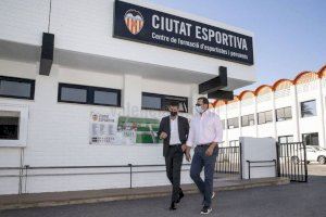 Javi Gracia y Anil Murthy en la presentación del entrenador