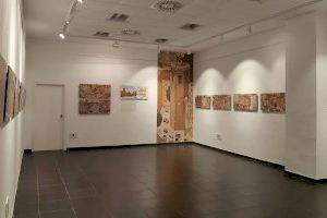 La biblioteca municipal de Russafa acull l’exposició d’il·lustracions ‘Jaume I passejant per València’ - (foto 2)