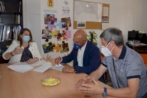 Acción Social y el Club Montemar cooperan para beneficiar a grupos de mayores con clases de yoga y gimnasia en Alicante - (foto 2)