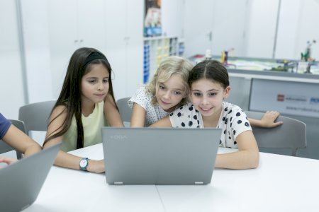 Arranca la 2ª edición de Aquae STEM, que este curso organiza webinars con referentes femeninos en ciencia Arranca la 2ª edición de Aquae STEM, que este curso organiza webinars con referentes femeninos en ciencia