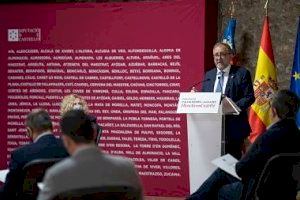 El alcalde de Vinaròs, Guillem Alsina participa a la cumbre de alcaldes de la Diputación de Castellón - (foto 4) El alcalde de Vinaròs, Guillem Alsina participa a la cumbre de alcaldes de la Diputación de Castellón - (foto 4)