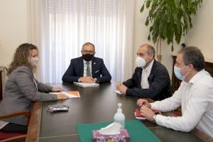 Cristina Fernández traslada a José Martí la disposición de Ciudadanos a pactar los presupuestos de la Diputación de 2021