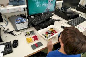 L’alumnat de Ròtova aprén amb una extraescolar d’iniciació a la robòtica - (foto 2)