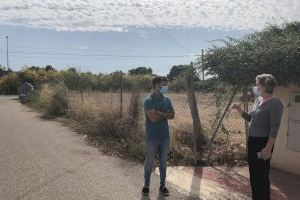 Ciudadanos de San Vicente recoge nuevas quejas de los vecinos "por la maleza que se acumula en los caminos"