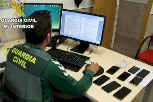 La Guardia Civil detiene en Picassent a un varón que utilizaba la identidad de otras personas para conseguir 50 teléfonos móviles y venderlos a través de Internet