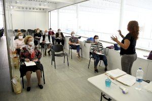 Empiezan los talleres para el envejecimiento activo de Paiporta con todas las medidas de seguridad