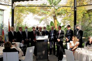 Javier Sánchez toma el relevo de José Penadés al frente del Rotary Club Feria Mediterráneo de Valencia