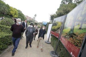 El alcalde de València en Viveros la exposición "Salvar los bosques" sobre el daño mediambiental de los incendios