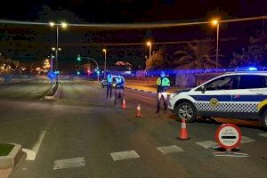 La Policía Local cierra el operativo nocturno con máximo cumplimiento en el toque de queda en Alicante - (foto 9) La Policía Local cierra el operativo nocturno con máximo cumplimiento en el toque de queda en Alicante - (foto 9)