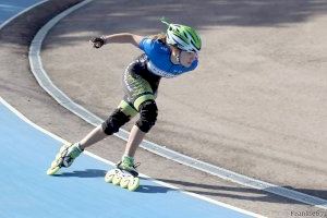 La paiportina Lucía Alapont revalida el título de campeona autonómica de patinaje de velocidad