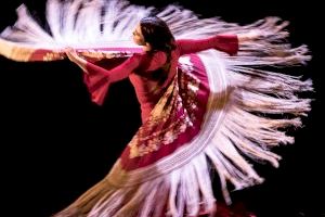 La bailadora Adriana Bilbao y la magia de Jorge Blass despiden el mes de octubre en el Auditorio de Torrent