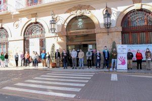 Sagunt guarda un minut de silenci en senyal de condemna i repulsa pel presumpte assassinat masclista ocorregut a Sabadell