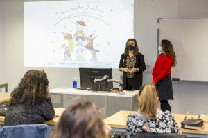 Más de una veintena de mujeres participan en la segunda edición del programa de empoderamiento y liderazgo «Creciendo juntas» de la FUE-UJI