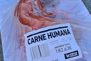 Safates de carn humana per a protestar contra el consum d'animals a Alacant - (foto 5) Safates de carn humana per a protestar contra el consum d'animals a Alacant - (foto 5)