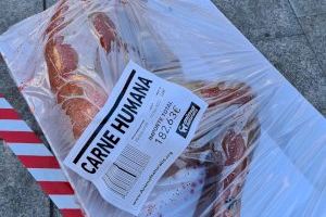 Safates de carn humana per a protestar contra el consum d'animals a Alacant - (foto 4) Safates de carn humana per a protestar contra el consum d'animals a Alacant - (foto 4)