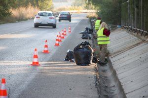 El Ayuntamiento de Alaquàs realiza la limpieza y mantenimiento de las cunetas y otras infraestructuras de recogida de aguas pluviales