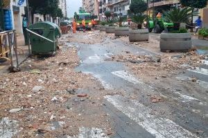 Inundacions, talls de carreteres i rescats de famílies atrapades en una nit molt complicada