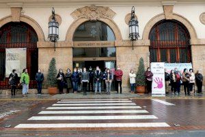 Sagunto guarda un minuto de silencio en señal de condena y repulsa por el presunto asesinato machista ocurrido en Mallorca