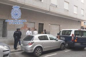 La Policía Nacional descubre un local en Elche donde se favorecía el consumo de sustancias estupefacientes a menores