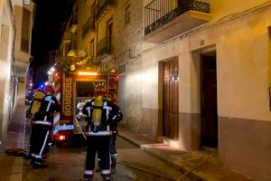 Grave incendio en Vilafranca: tres mujeres escapan de las llamas por el balcón de su casa