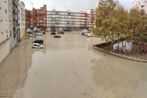 Protestas en la Malvarrosa por el solar “convertido en piscina” a causa de las lluvias