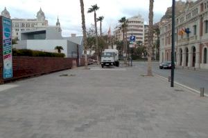 La fiesta no para: investigan una juerga en el puerto de Alicante con decenas de personas sin mascarillas