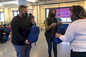 La Fundación Internacional María Luisa de Moreno dona calzado y material escolar a 260 estudiantes del colegio Giner de los Ríos de Elche - (foto 5)