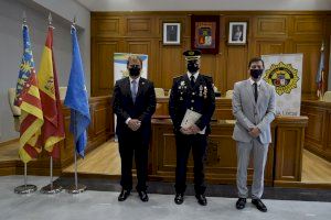 El Día de la Policía Local de Burjassot se celebra con la entrega de condecoraciones en el Salón de Plenos del Ayuntamiento