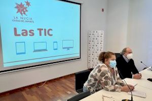 El Taller del AMPA “Tics y Gestión Digital” se desarrolló ayer en la Seu de La Nucía