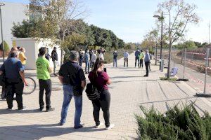 Los clubes deportivos de San Vicente visitan las obras del nuevo pabellón