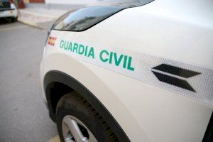 Un hombre apuñala a una mujer que caminaba por la calle en El Campello